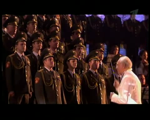 Quando il coro dell’Armata rossa cantava con Toto Cotugno – Alcuni membri del coro si trovavano a bordo dell’aereo precipitato nel mar Nero-VIDEO