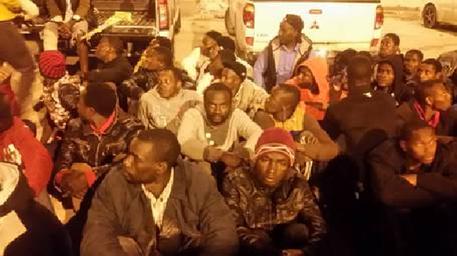 Migranti: 1500 in arrivo ad Augusta Soccorsi in 7 operazioni, metà su un solo barcone