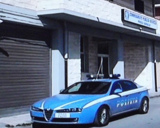 Priolo Gargallo: danni all’ufficio postale causati da donna che doveva ritirare il reddito di cittadinanza andata in escandescenza – denunciata