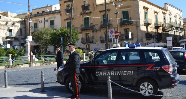 Uomo molesto arrestato per resistenza e violenza a pubblico ufficiale