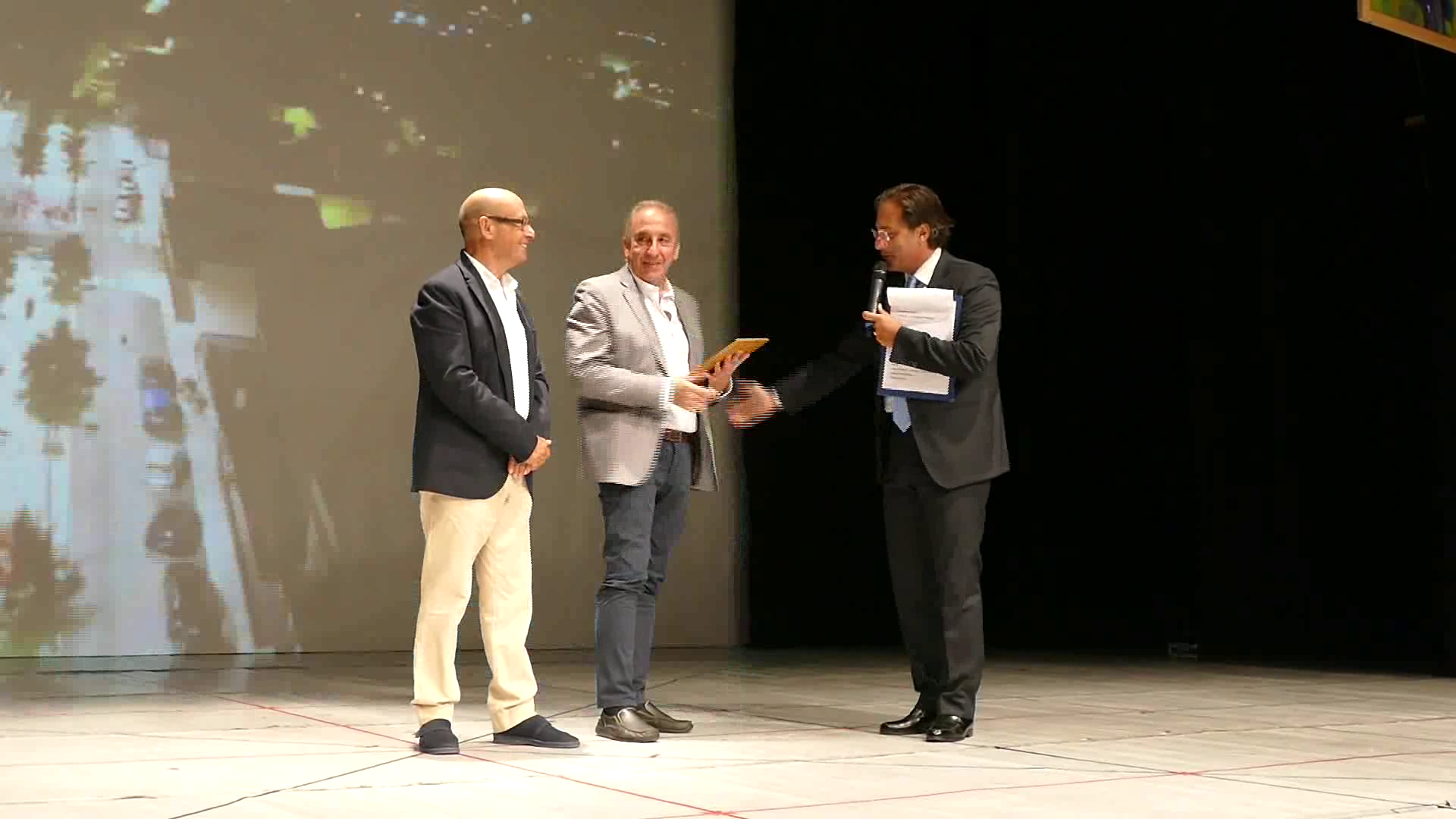 Premio alla letteratura a Giampiero Bernardini, in occasione del 23° premio alla sicilianità cav. Pippo Bertoni