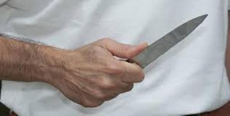 Minaccia la moglie con un grosso coltello: denunciato