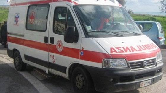 Uccide moglie con la mannaia  e ferisce bimbo di tre anni