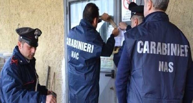 Melilli, i carabinieri del Nas appongono i sigilli a un supermercato