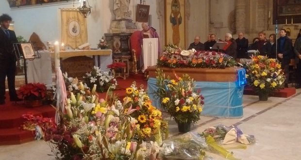 Orgoglio, commozione e dignità ai funerali di Ciccio Abela