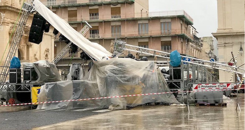 Avola, palco di Carnevale danneggiato dal maltempo