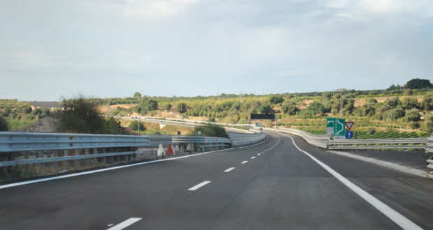 Tangenti Siracusa-Gela, M5S: “Si tutelino i lavoratori”