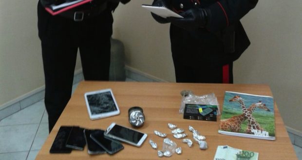 Priolo, 15enne arrestato con dosi di marijuana
