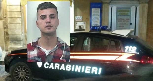 Avola, calci alla porta di casa dell’ex compagna: arrestato dai carabinieri