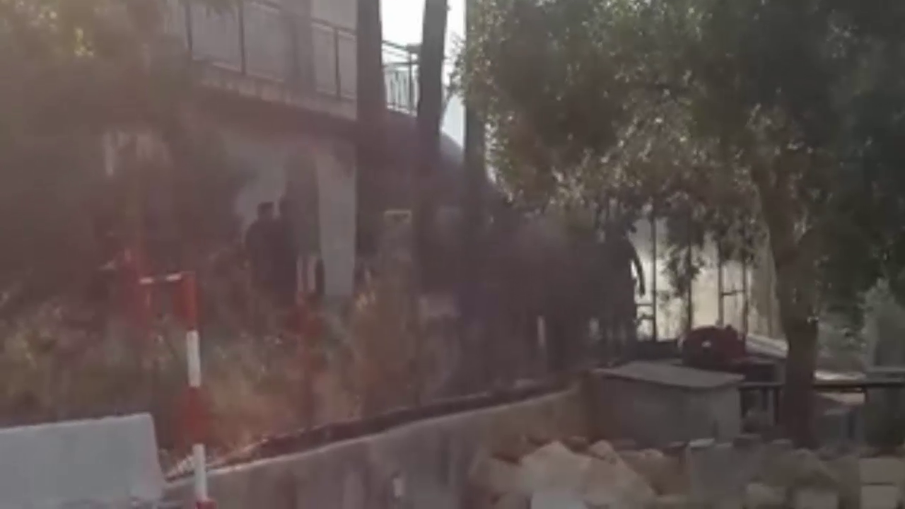 Divampano gli incendi nel siracusano, paura per le abitazioni-GUARDA IL VIDEO-