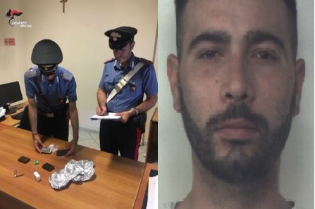 Siracusa, i carabinieri arrestano due giovani con due panetti di hashish