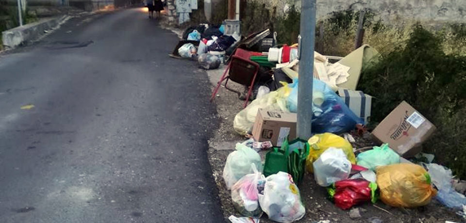 Scattano i controlli per i rifiuti abbadonati in strada