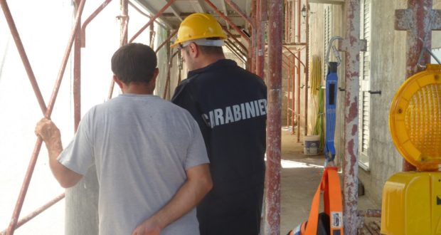 Lavoro nero,15 gli accessi ispettivi eseguiti tra i Comuni di Priolo Gargallo, Melilli, Augusta, Cassibile, Rosolini, Avola e Pachino: i carabinieri denunciano 6 imprenditori