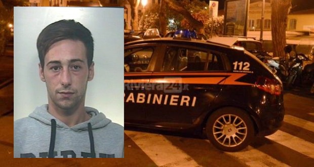 Bloccato, mentre cercava di vendere un cellulare rubato ad un minore: arrestato