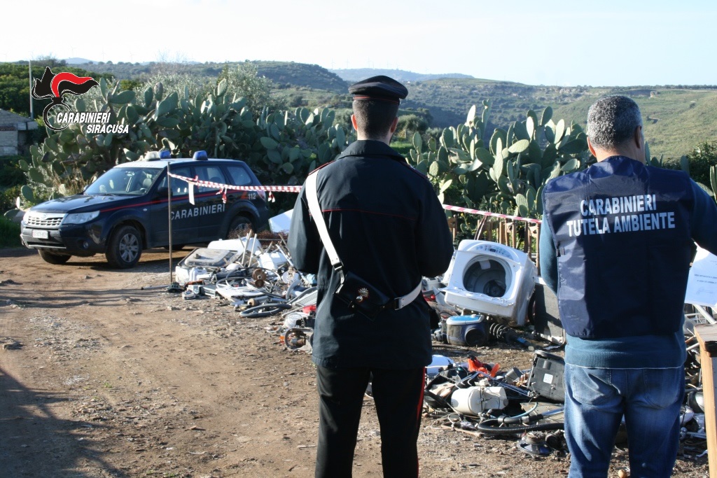 Francofonte (SR): Sequestrata discarica abusiva di rifiuti pericolosi