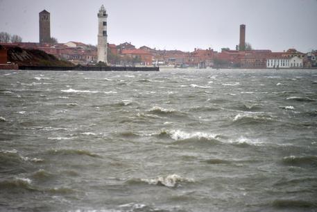 Venezia: un disperso dopo uno scontro in laguna