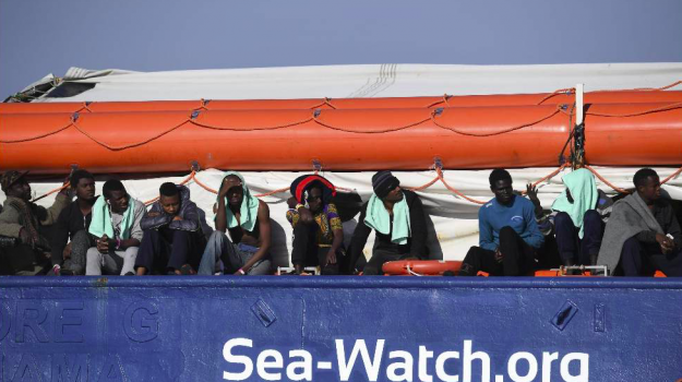 Sea Watch 3,partita dalla rada di Siracusa: rotta verso Catania