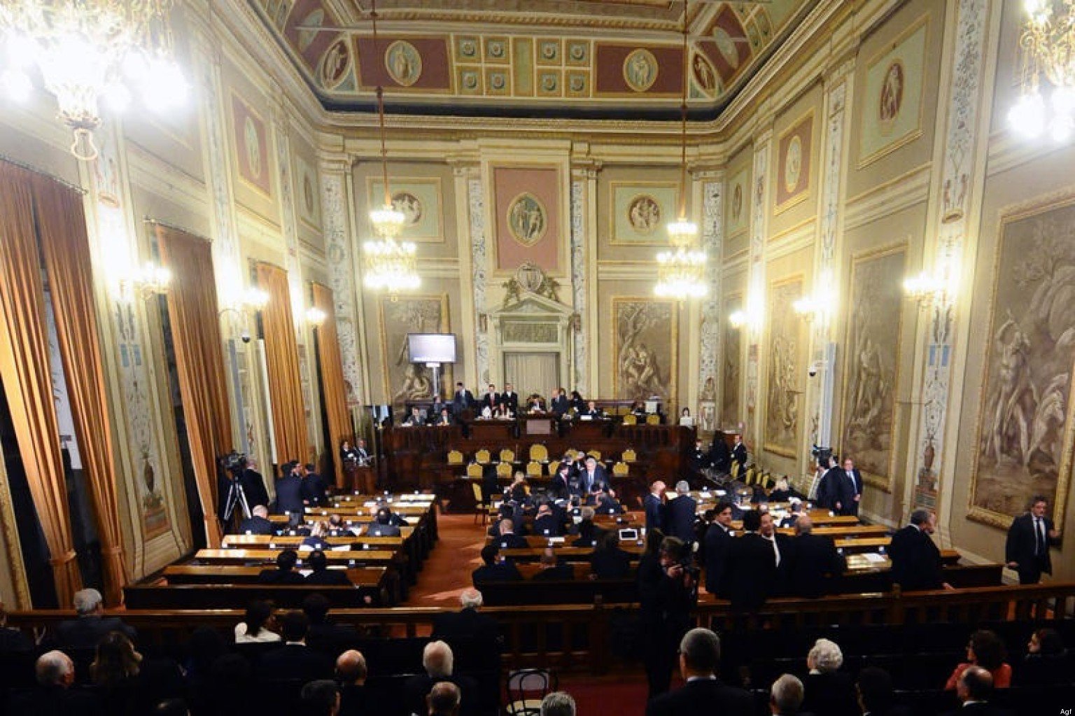 Assemblea regionale siciliana : varata la Finanziaria all’alba