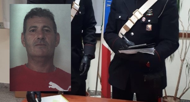 Floridia, spacciava cocaina in strada: arrestato un 46enne