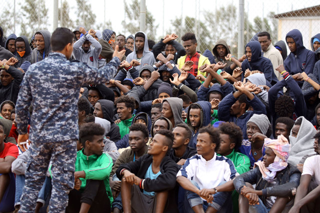 Libia: I rifugiati protestano contro le condizioni di detenzione in attesa di poter essere reinsediati