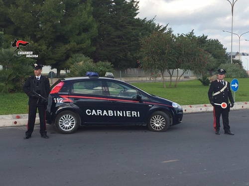 Buscemi. Trovato interno del cofano della autovettura ovino appena scuoiata ed eviscerata: denunciato bracciante agricolo 53 enne