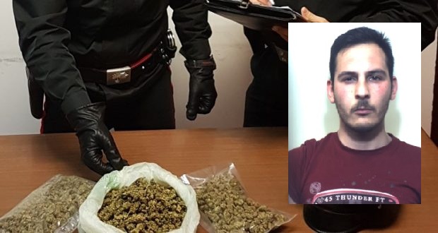 Augusta, nascondeva nello zainetto mezzo chilo di marijuana: arrestato