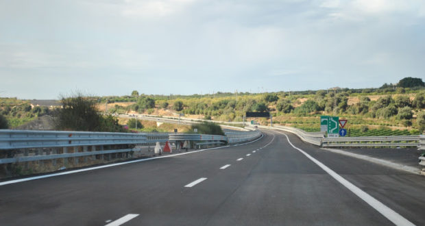Autostrada Sr-Ct: da lunedì i lavori di manutenzione degli impianti elettrici di illuminazione e di ventilazione