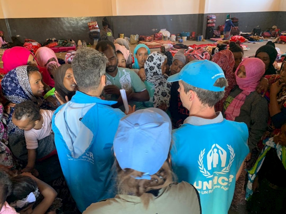 Libia: l’UNHCR chiede con urgenza il rilascio e l’evacuazione dei rifugiati detenuti bloccati dal fuoco incrociato