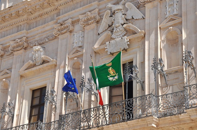 Siracusa prigioniera della politica arrogante e del fallimento