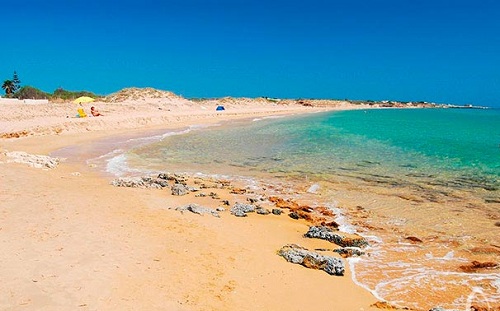 Siracusa, Giornata della cultura del mare: Capitaneria di Porto e Istituto Nautico organizzano la pulizia della Spiaggia della Playa