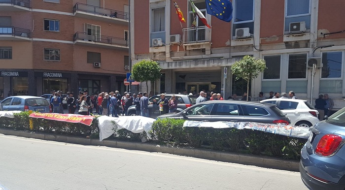 Ospedale di Noto, protesta davanti all’Asp8