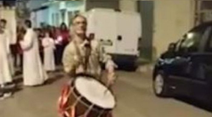 Auto a folle velocità sulla processione: panico tra le urla dei fedeli -Video-