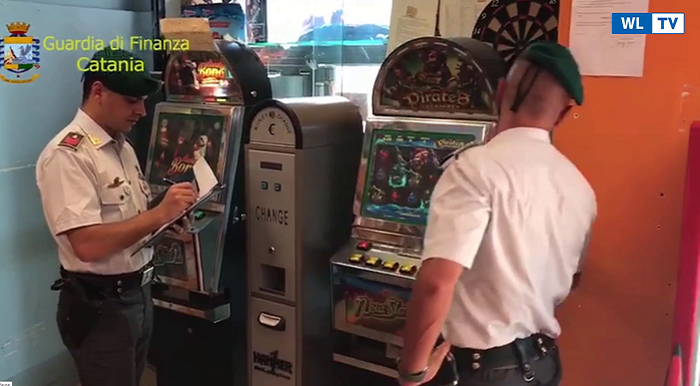 Gdf sequestra 25 mln beni a monopolista apparecchi da gioco -VIDEO-