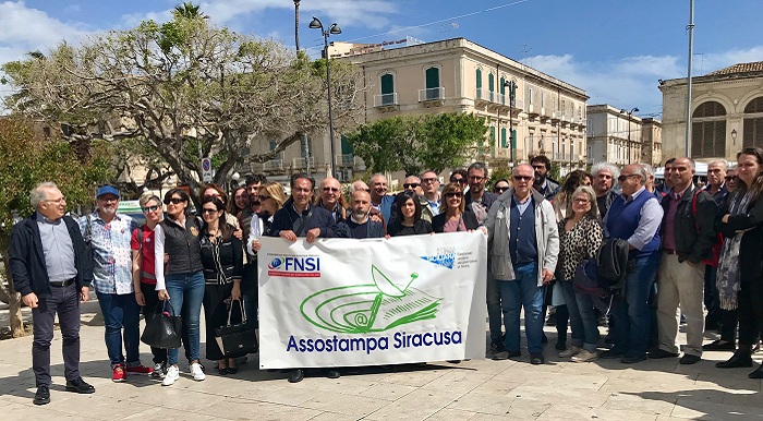 Giornalisti in piazza contro ogni violenza