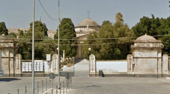 Siracusa, Mangiafico (Civico 4): “Prezzi sempre più alti al cimitero, il progetto del nuovo fermo al palo”