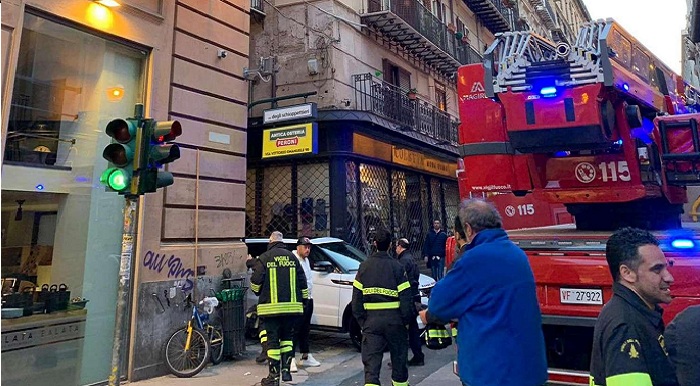 Crolla cornicione in centro storico a Palermo,ferita ragazza 25enne