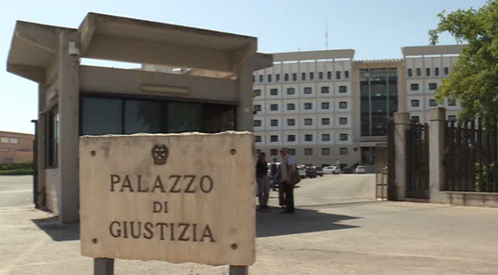 Siracusa – Pizzo alla Borgata: il tribunale infligge sei condanne e applica tre assoluzioni