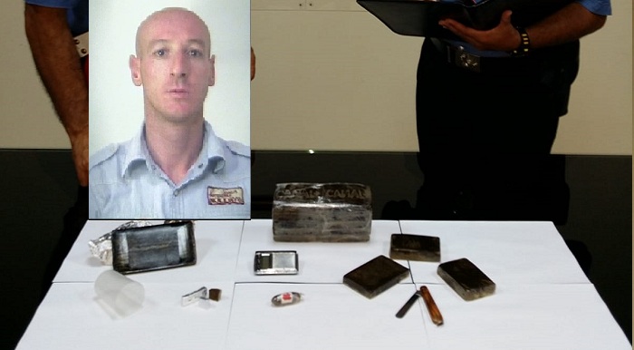 Siracusa. Nascondeva nella sua camera da letto, 1,5 kg di hashish: arrestato 38enne