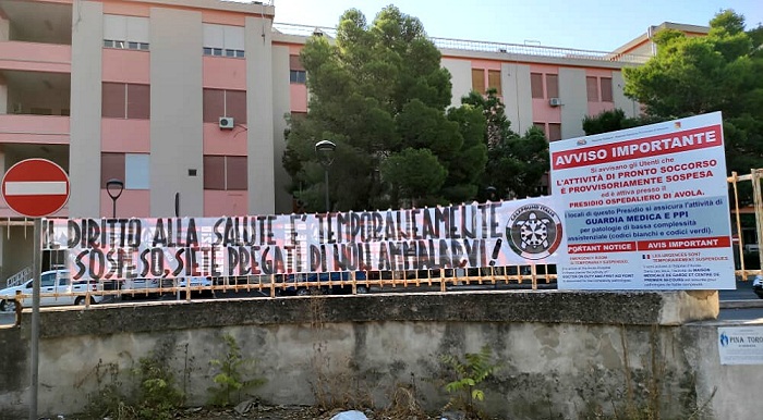 CasaPound espone striscione contro la chiusura “provvisoria” del pronto soccorso dell’ospedale Trigona di Noto