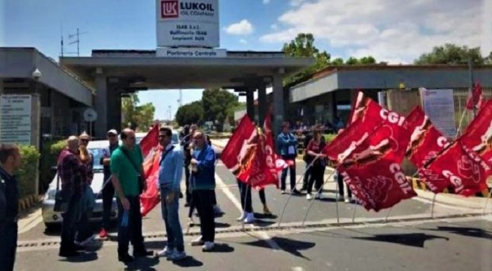 Politica, governo istituzionale, isolare Salvini, Servizi segreti e i rapporti con la Russia