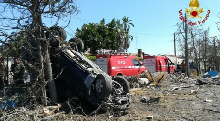 Catania. Suv si schianta contro un albero: sei minori feriti