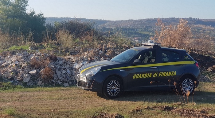 Carlentini: sequestrata discarica abusiva di 6.000 mq.