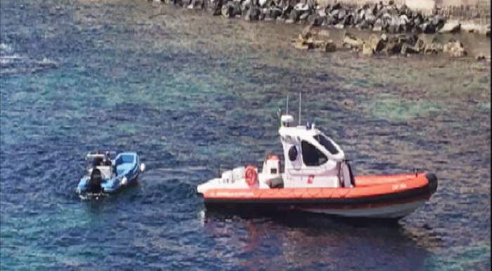 Siracusa, ritrovato in mare il cadavere di un uomo nelle acque adiacenti ai Calafatari
