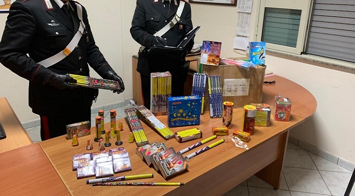 Siracusa. Botti di capodanno, serrata dei carabinieri: sequestrati 13 kg di artifici pirotecnici