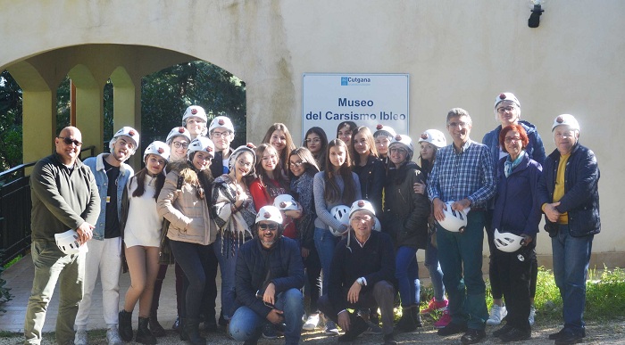 Siracusa, studenti del “Vittorini-Gorgia” di Lentini visitano la Grotta Monello
