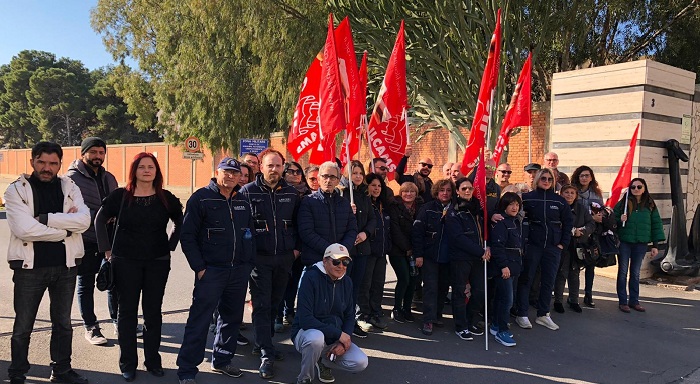 Augusta, licenziati 70 lavoratori delle pulizie in Marina