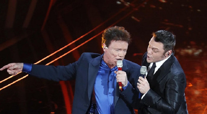 Sanremo 2020, Fiorello show con Ricchi e Poveri. Tiziano Ferro duetta con Massimo Ranieri. Zucchero accende l’Ariston