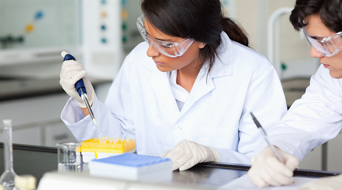 Covid-19, Ema: nessun farmaco in sperimentazione ha ancora dimostrato la sua efficacia. Per vaccino almeno un anno