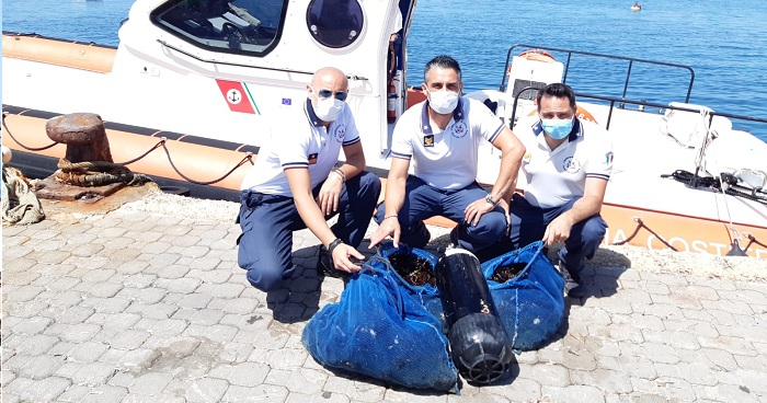 Portopalo: la guardia costiera sequestra 1500 ricci di mare