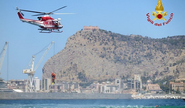 I Sommozzatori dei Vigili del Fuoco potenziano il servizio presso il Reparto Volo di Catania (Video)